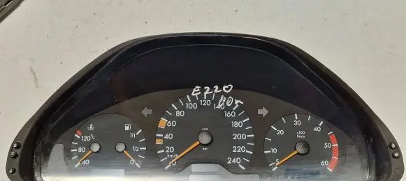 Mercedes-Benz E W210 Speedometer (instrument cluster) 2105401448 110008898002