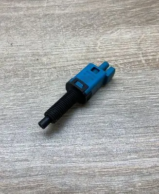 Audi A6 S6 C4 4A Brake pedal sensor switch 1H0907343