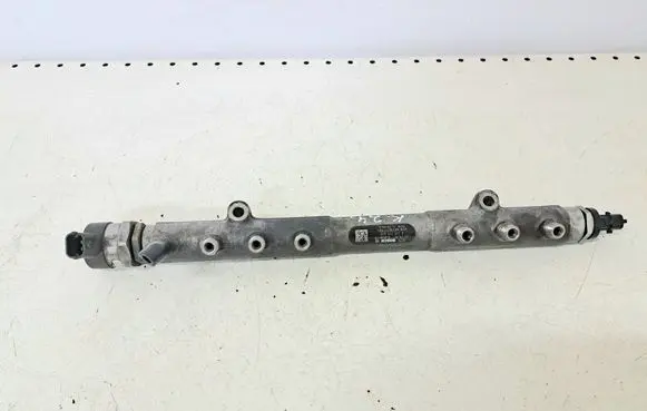 Volvo V70 Fuel main line pipe 30777554 30777576
