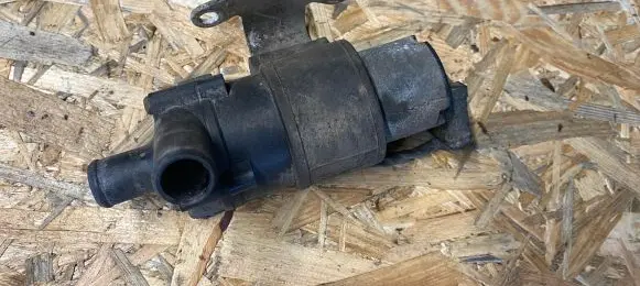 Mercedes-Benz Sprinter W901 W902 W903 W904 Electric auxiliary coolant/water pump