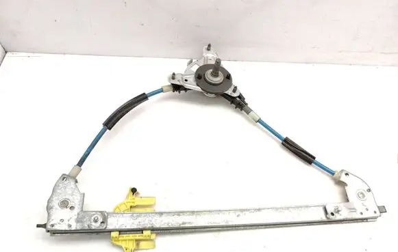 Rear door manual window regulator