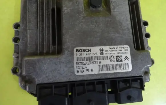 Peugeot 206 Engine control unit/module 0281012528 9663475680
