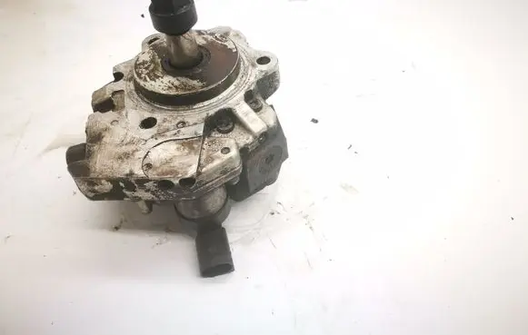 BMW X5 E70 Fuel injection high pressure pump 0445010126