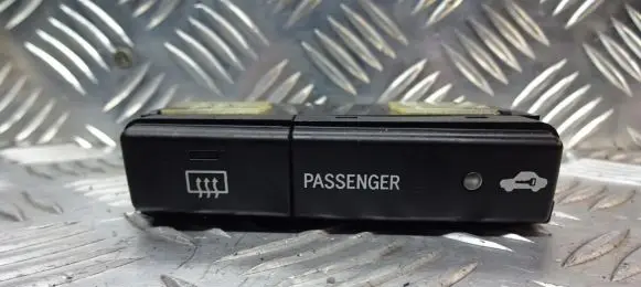 Toyota Avensis T250 Mirror heating switch 84790-05130-C