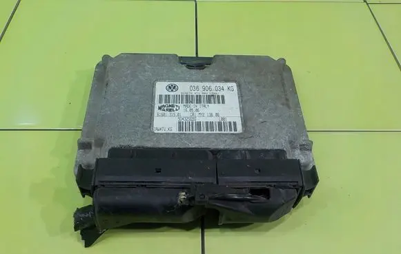 Volkswagen Polo IV 9N3 Engine control unit/module 036906034KG