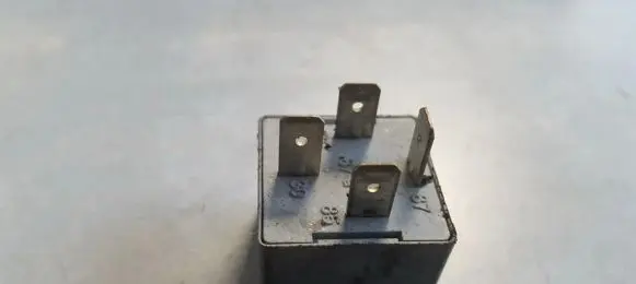 Volkswagen Golf IV Other relay 141951253B