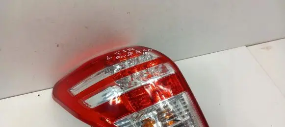 Toyota Avensis T270 Rear/tail lights