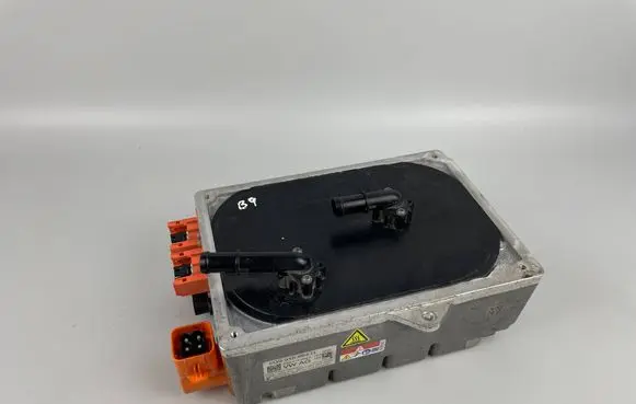 Volkswagen PASSAT B9 Voltage converter inverter 5QS915684H