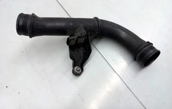 Volkswagen Jetta VI Intercooler hose/pipe 5C0145770A 03G906051E