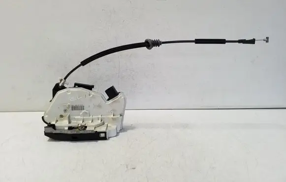 Skoda Superb B6 (3T) Rear door lock 5N0839015G
