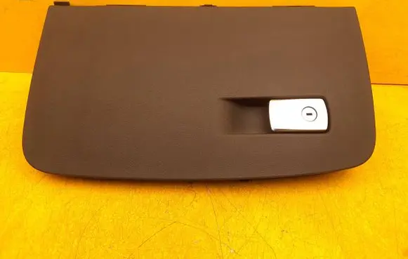 BMW 5 G30 G31 G38 Glove box lid/cover 9375429