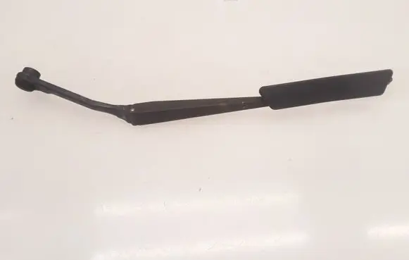 Mazda 626 Front wiper blade arm FGE4TA