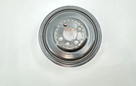 Volkswagen Golf VIII Crankshaft pulley 04L105243