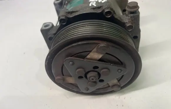 Volvo S40, V40 Air conditioning (A/C) compressor (pump) 1386201334 8200040681