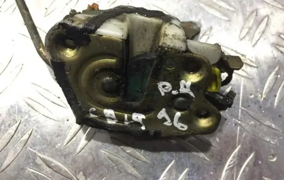Mitsubishi Colt Front door lock