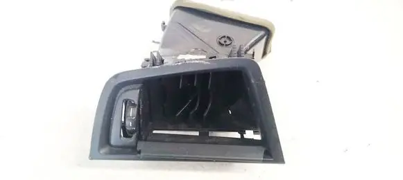 BMW 5 GT F07 Dash center air vent grill 16828110