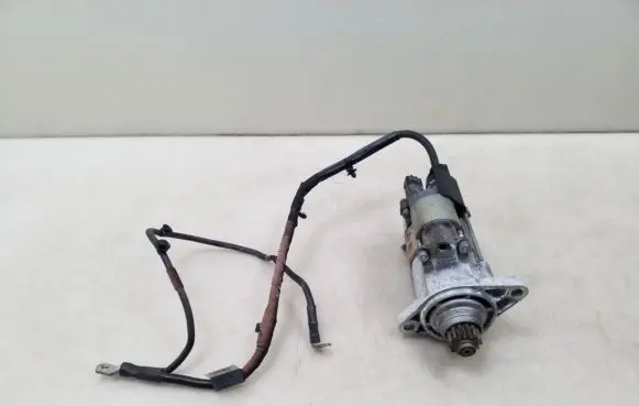 Volkswagen Tiguan Starter motor 02E911024J
