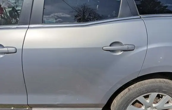 Mazda CX-7 Rear door