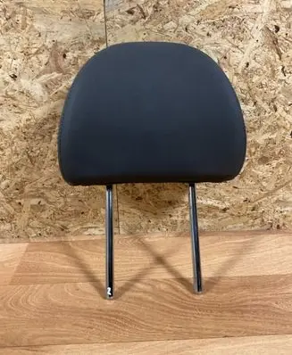 Volvo V50 Front seat headrest 