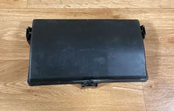 Opel Insignia A Fuse box cover 13222784 544949969