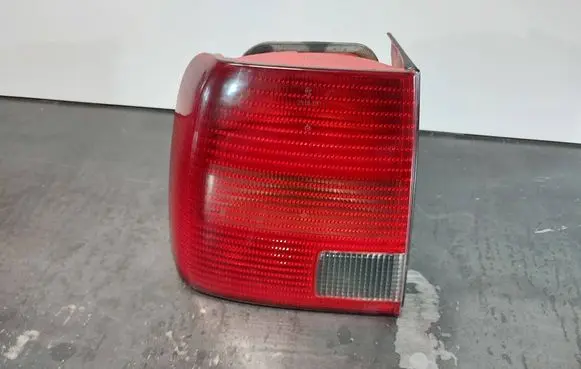 Volkswagen PASSAT B5 Rear/tail lights 3B5945095F