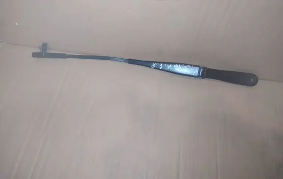 Opel Astra H Front wiper blade arm 13111219