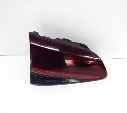 Volkswagen Golf VII Tailgate rear/tail lights