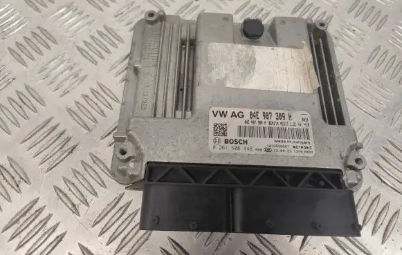 Volkswagen Jetta VI Engine control unit/module 04E907309H