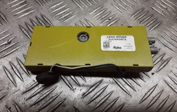 Land Rover Discovery 3 - LR3 Aerial antenna amplifier XUC000262A