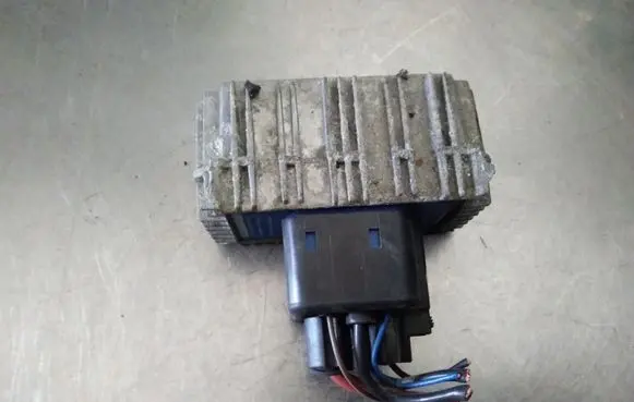 Opel Vivaro Glow plug pre-heat relay 55353011 51299014B