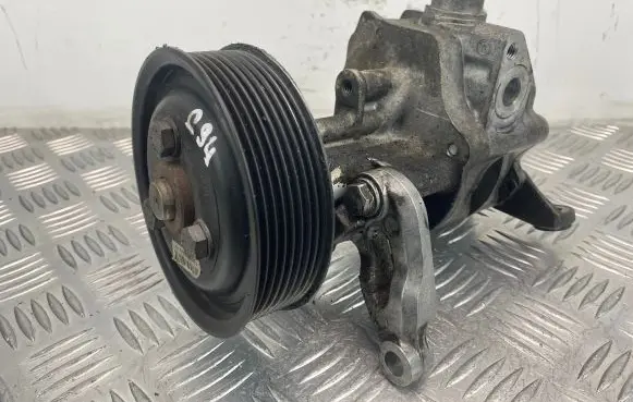 BMW X5 E70 Power steering pump 679645202 LH2115880 135D25