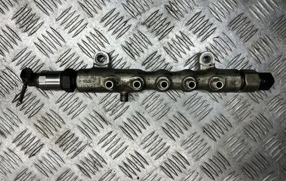 Lexus IS 220D-250-350 Fuel main line pipe 04h00645