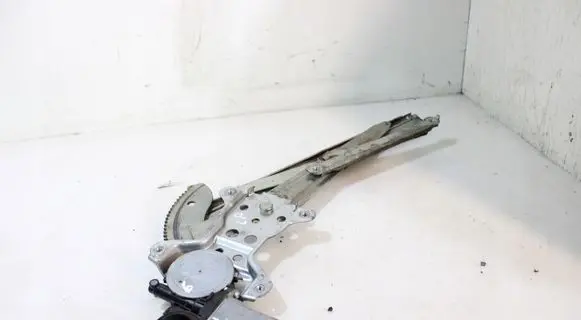 Suzuki Swift I Front window lifting mechanism without motor