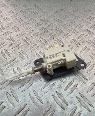 Audi A2 Tailgate boot lock/latch motor 7M0959781A 8E5962115