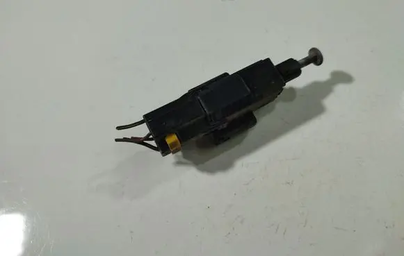 Opel Zafira A Brake pedal sensor switch 
