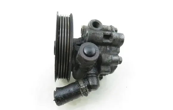 Toyota Avensis T220 Power steering pump 