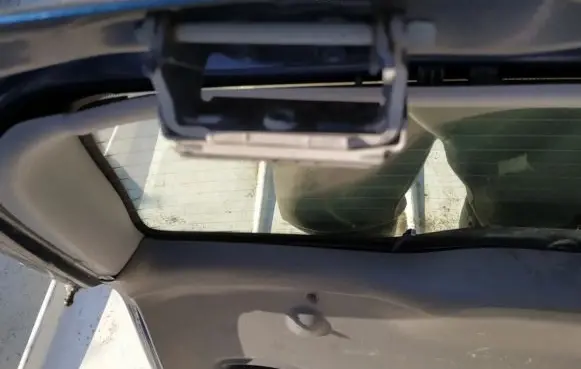 Ford Focus Tailgate/trunk/boot hinge
