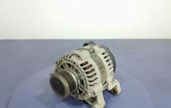 Opel Astra J Generator/alternator 13581885