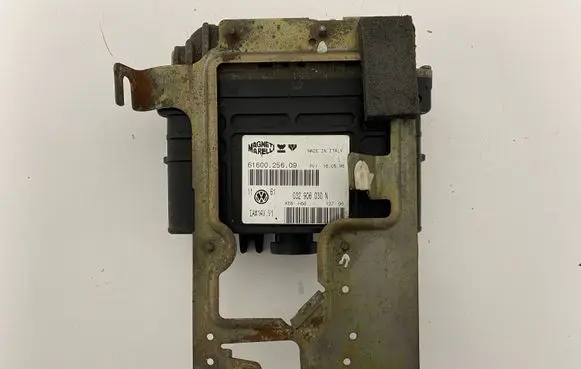 Volkswagen Golf III Engine control unit/module 030906030N 6160025609