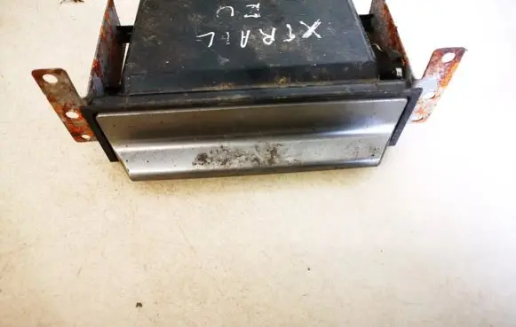 Nissan X-Trail T30 Glove box 68475WL000