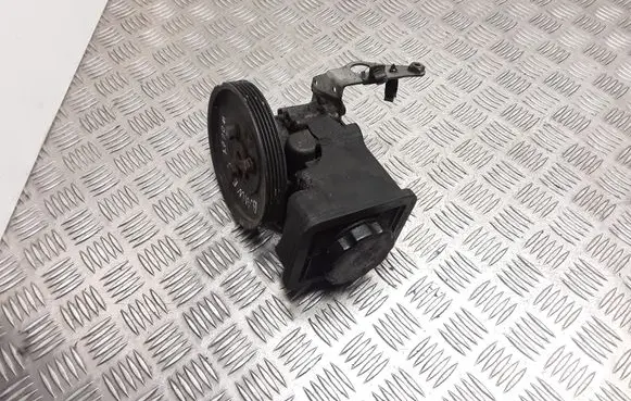 BMW 5 E39 Power steering pump 32422247046