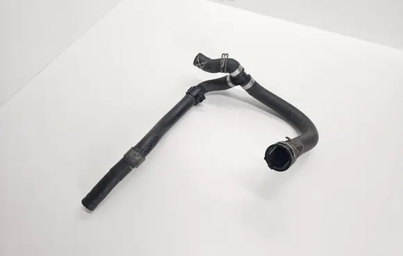 Engine coolant pipe/hose