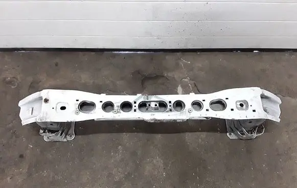 Ford Focus Front bumper cross member 