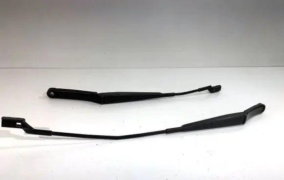 Volkswagen Golf VII Front wiper blade arm 