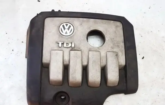 Volkswagen Golf V Engine cover (trim) 03g103925ae