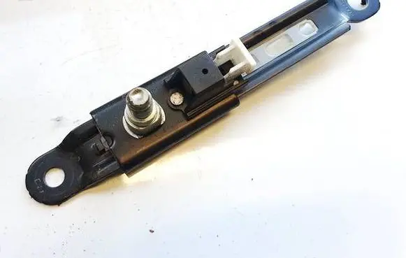 Toyota Auris 150 Seat belt adjustment rail e563001