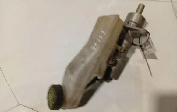 Toyota Corolla Verso AR10 Master brake cylinder 