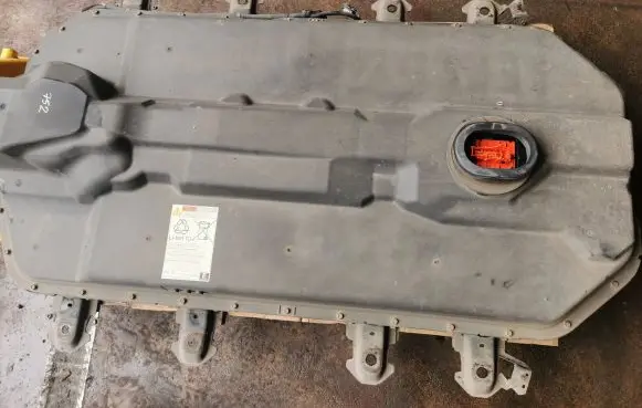 Mitsubishi Outlander Hybrid / electric car battery 9499F058 9450A031