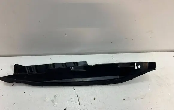 Honda Civic Fender end trim 