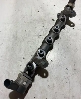 Volkswagen PASSAT B7 Fuel main line pipe 03L130089J 000000899